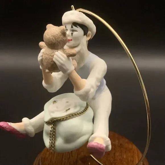 Vintage 1987 Hallmark Keepsake Mime Clown Teddy Bear Ornament - Picture 6 of 16